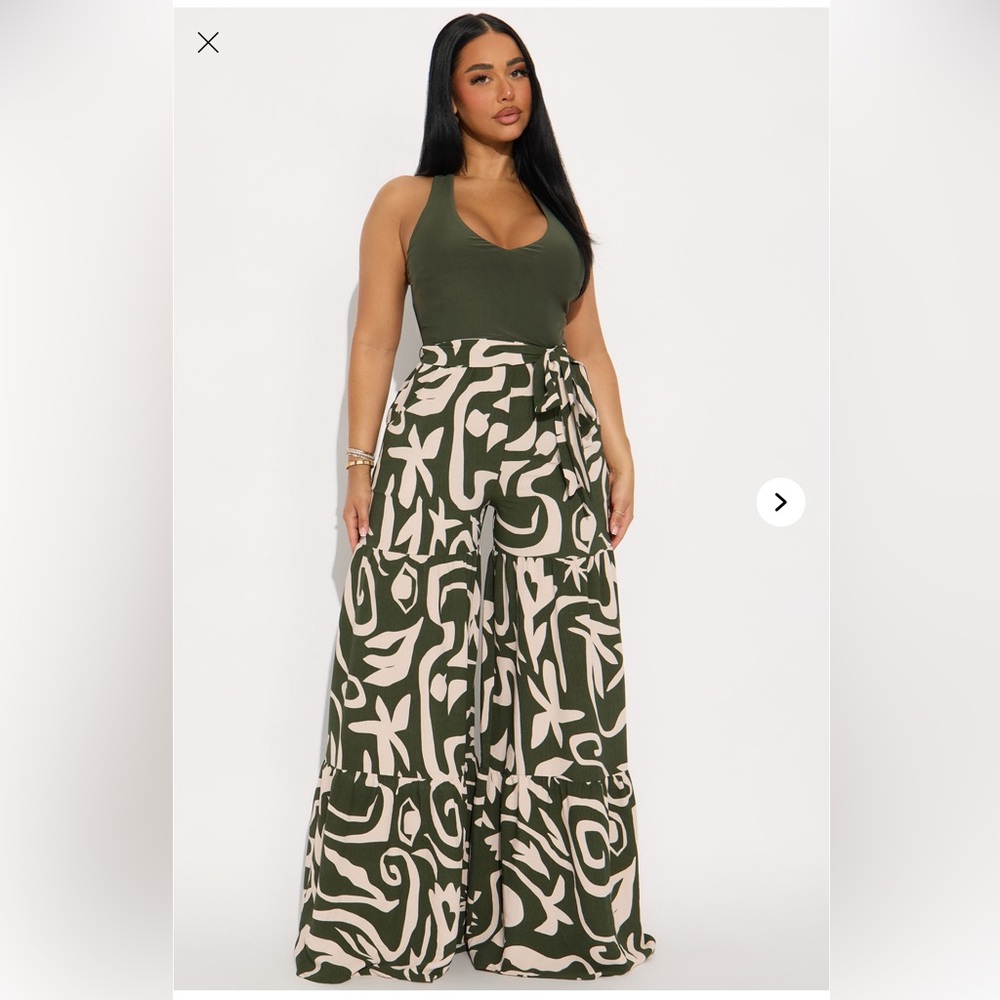 Stylish Green and Cream Women's Wide-Leg Pants - Picture 2 of 3
